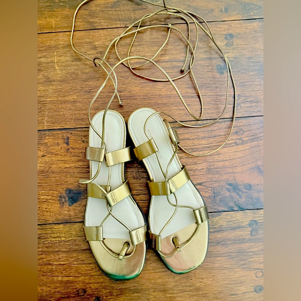 Banana Republic Gladiator Lace up sandals Metallic Gold Sandals Size 6.5 - Picture 2 of 5